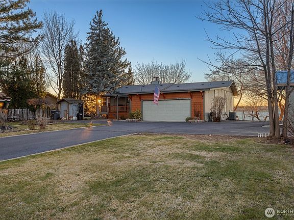 4th image of 4190 NE Shorecrest Drive