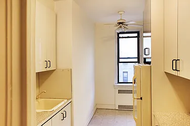 Sold by Thomas Lipovetsky, LREB