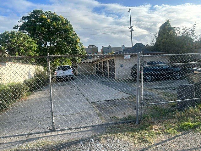 1st image of 118 E Truslow Ave