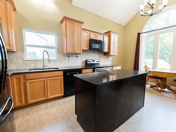 4th image of 3807 E Tamarron Dr