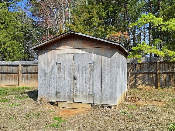 3rd image of 249 Quail Hill Dr
