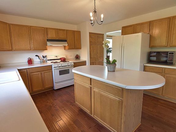 5th image of 749 Southwind Dr