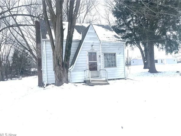 2760 Columbiana Rd, New Springfield, OH 44443