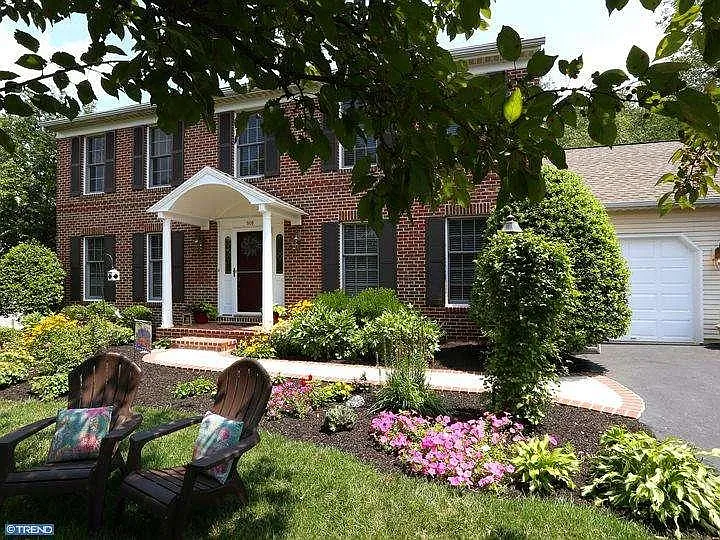 906 Mayfield Ln photo 1