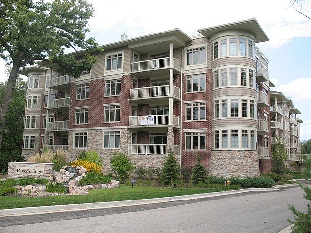 1st image of 425 Benjamin Dr APT 406