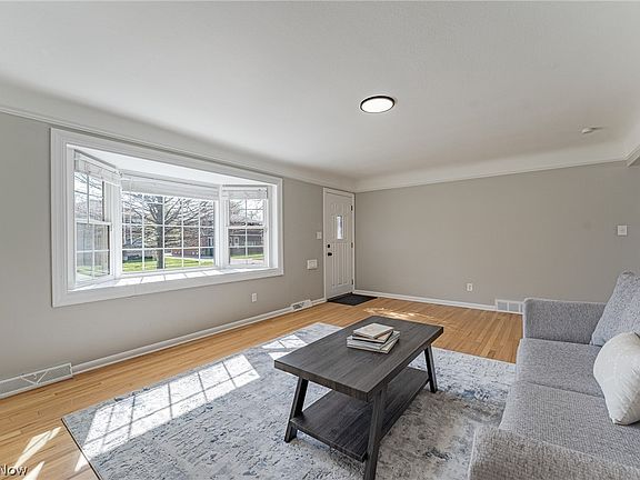 5th image of 1210 Bonnie Ln