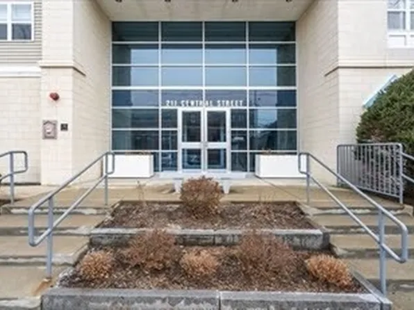 211 Central St APT A106, Norwood, MA 02062