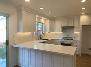 1021 Sunbeam Ln, Corona, CA 92881