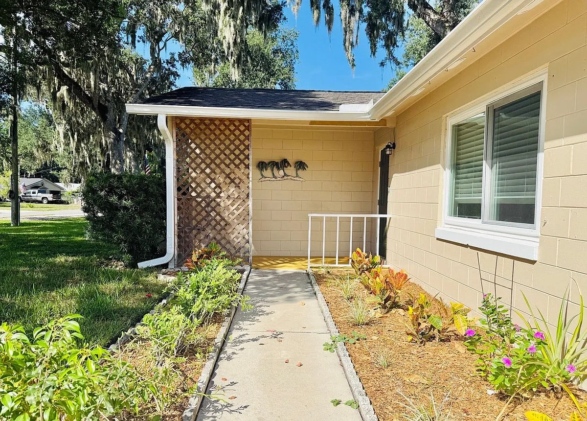 204 Sandy Lane — Photo 3