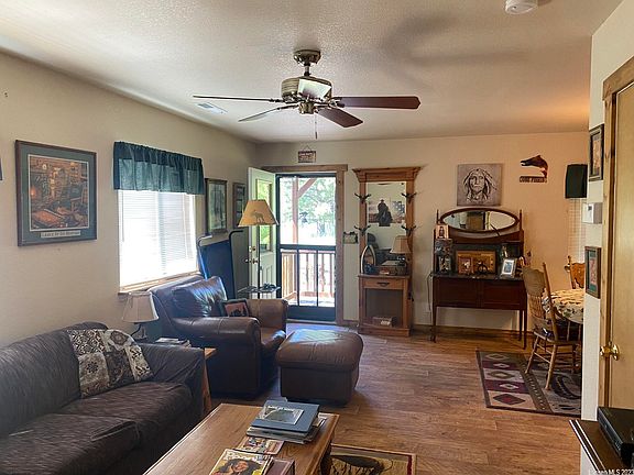 5th image of 687-900 Hickory Way