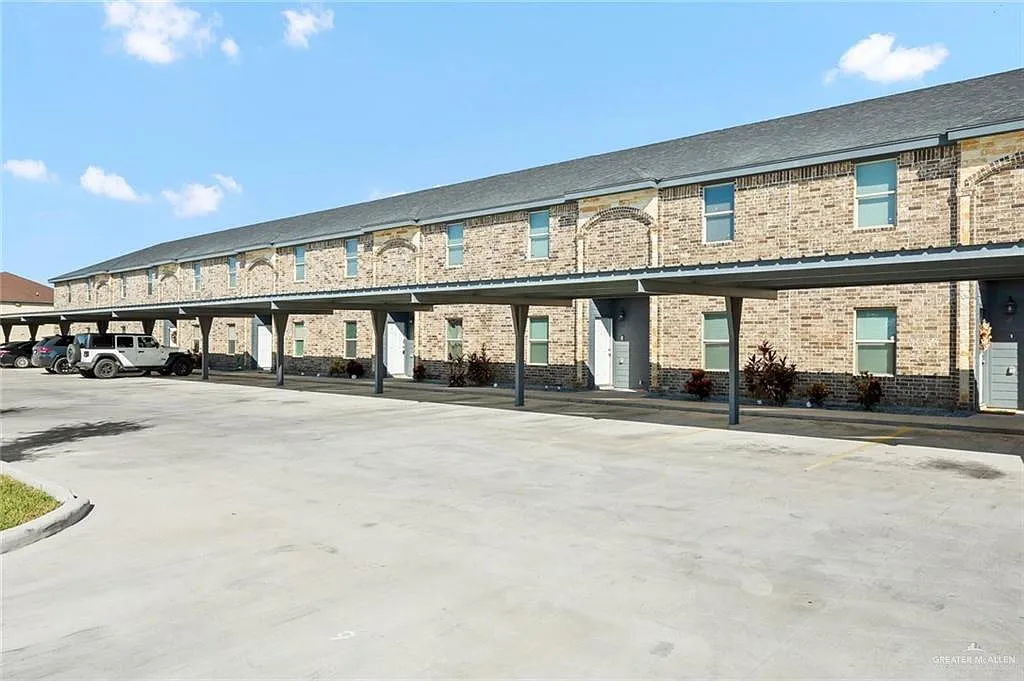 2 bed, 2.0 bath, 1075 sqft, $1,075 — Photo 1