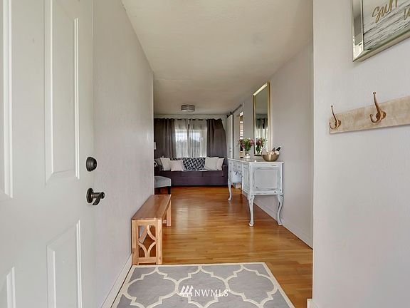 2nd image of 6016 87th St E