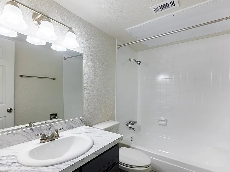 The Heights at Post Oak — Photo 19