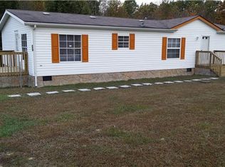 225 Pioneer Dr, Hohenwald, TN 38462