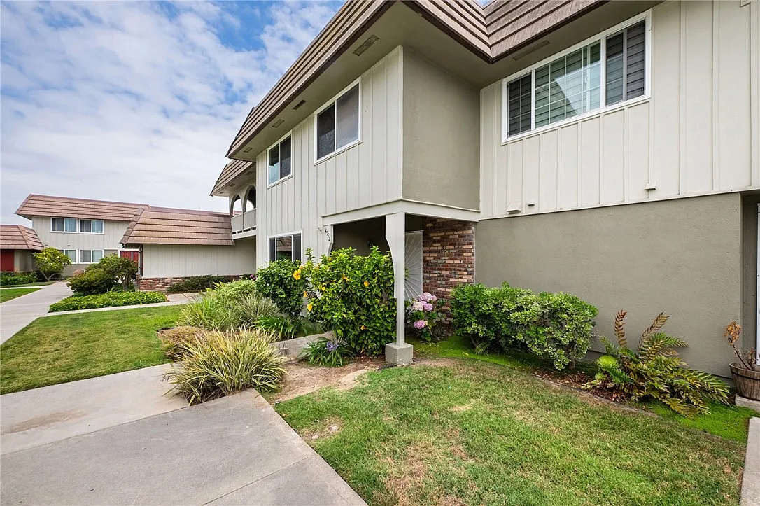 4 bed, 1.5 bath, 1508 sqft, $3,900 — Photo 2