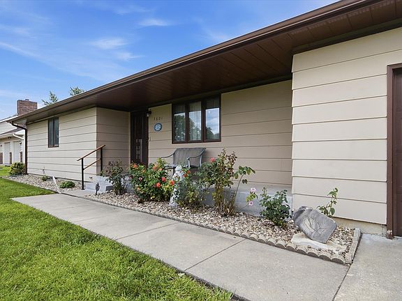 2nd image of 3601 SE 28th Ter