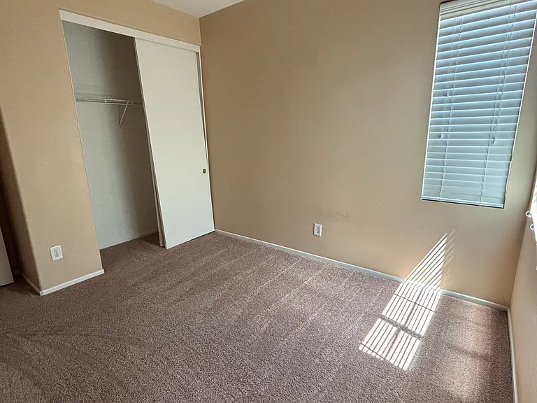 4417 Lakeview Ct — Photo 23