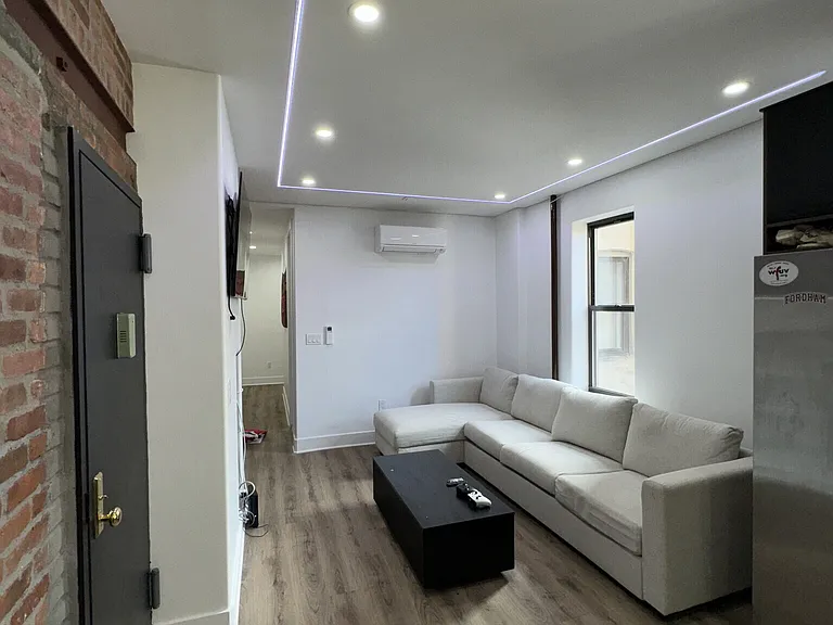 2475 Hughes Ave #2 — Photo 14