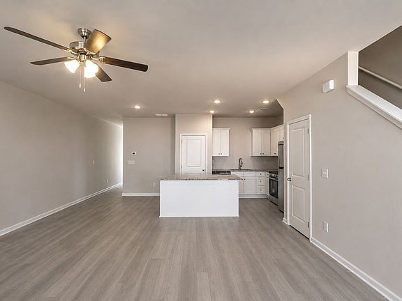 4th image of 4201 Crosby Ln #11