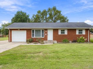 55 Country Place Ln, Granite City, IL 62040