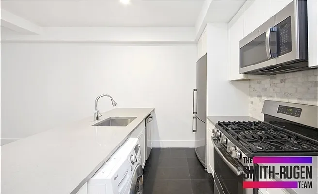 Rented by R New York | media 33