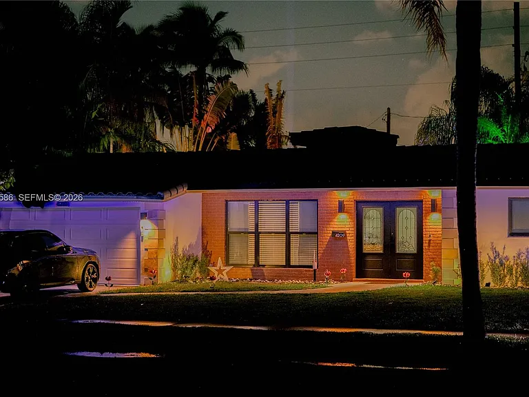 4209 Jefferson St — Photo 3