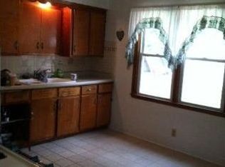2438 E Denton Ave, Saint Francis, WI 53235