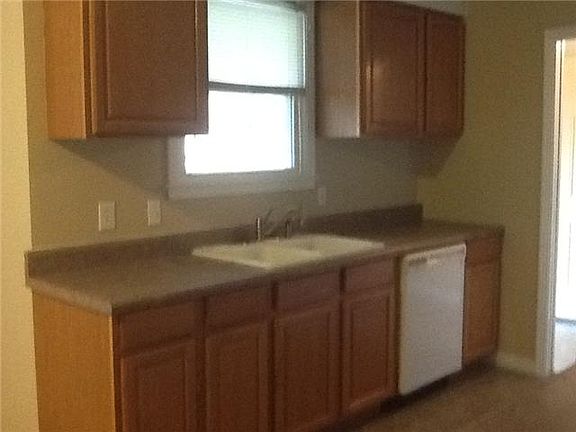 4th image of 155 W Concord Dr