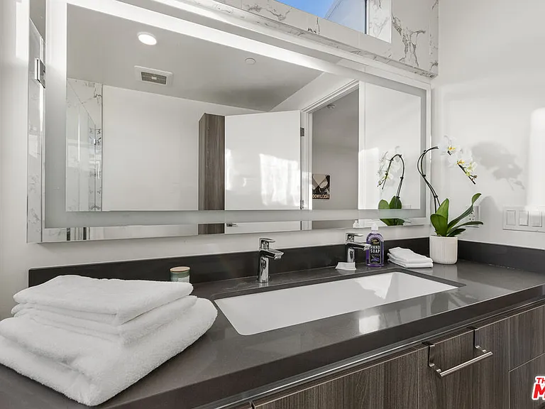 4806 Sylmar Ave #Penthouse 2 — Photo 44