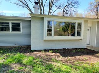 1715 Beechnut Dr, Holiday Hills, IL 60051