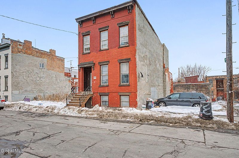 3rd image of 38 Trinity Place