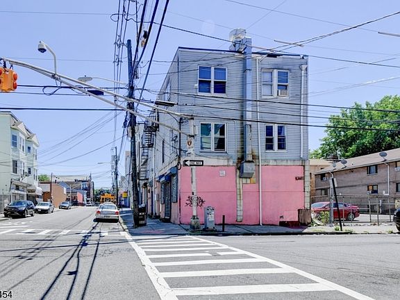 2nd image of 122 16Th Ave #0