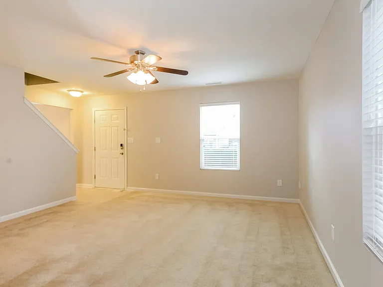 2349 Bridlewood Dr — Photo 5