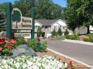 2825 Southlawn Dr N, Maplewood, MN 55109