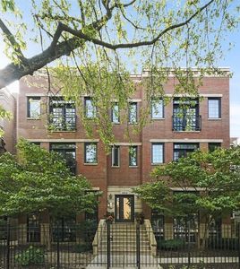 1425 W Roscoe St APT 1W, Chicago, IL, 60657