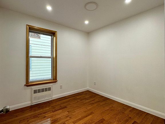 4th image of 39 Bay 35 St #1