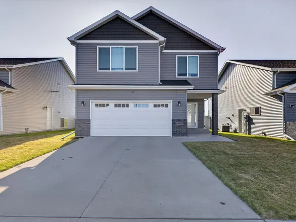 6064 58th St S, Fargo, ND 58104