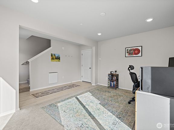 5th image of 3217 Juno Court NE #A