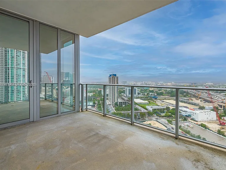 851 NE 1st Ave #2100 — Photo 39