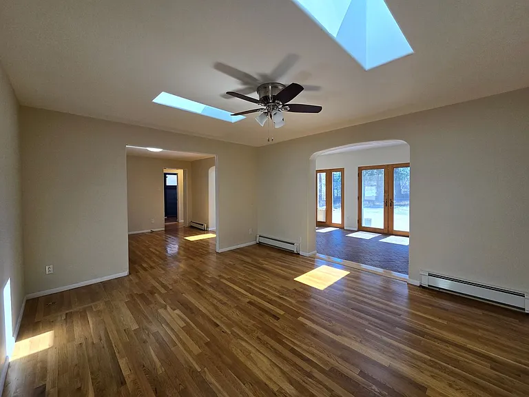 4557 Trinity Dr — Photo 6