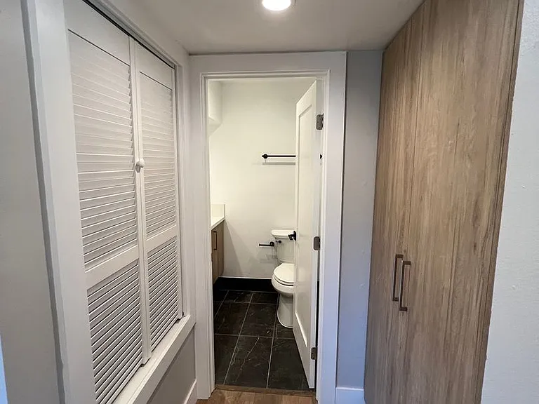 6948 Vesper Ave — Photo 14