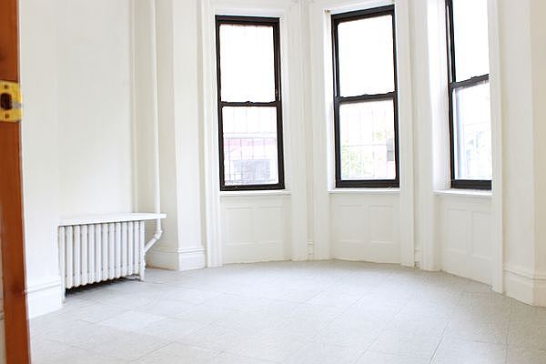 1st image of 1671 E 12th St #1