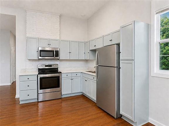 4th image of 913 N Tonti St