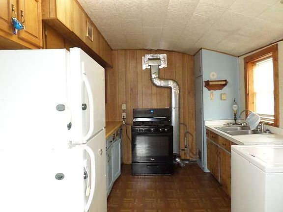 4th image of 203 Kendall Ave S