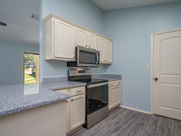15509 Cedar Bay Dr — Photo 10