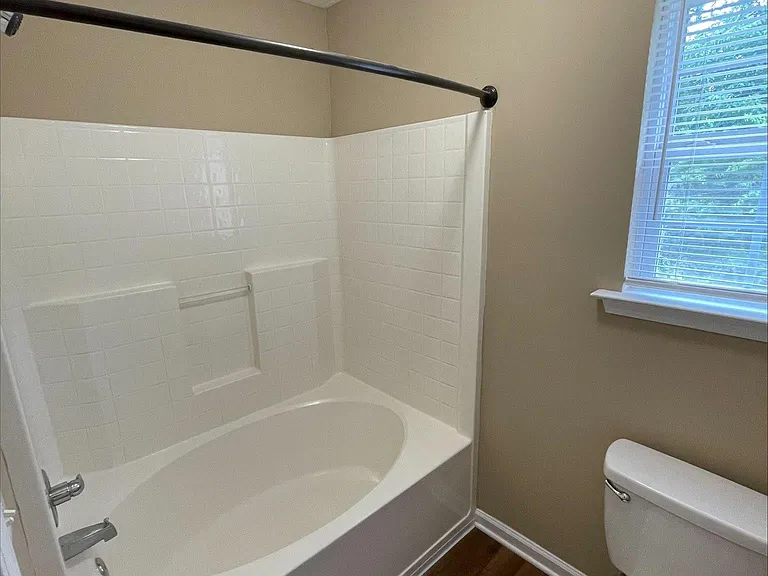 716 McKean Dr — Photo 9