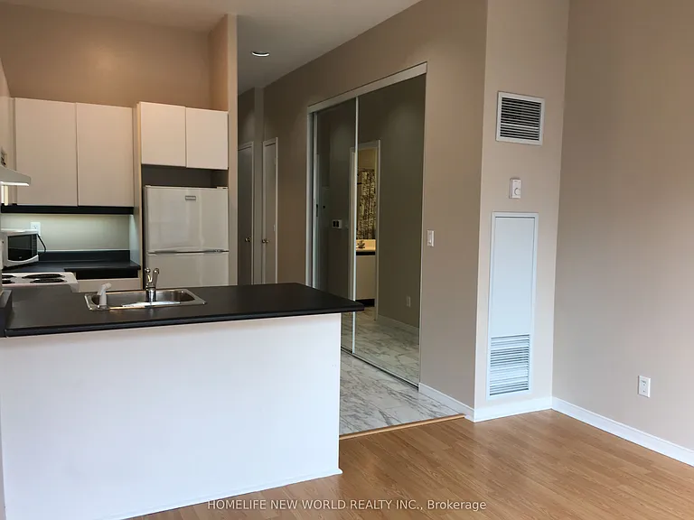 7 King St E #1202 — Photo 7