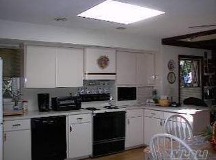 308 Mount Vernon Ave, Medford, NY 11763