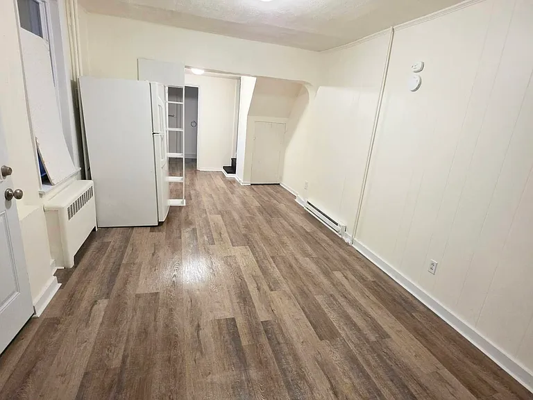 435 S George St #1R — Photo 3