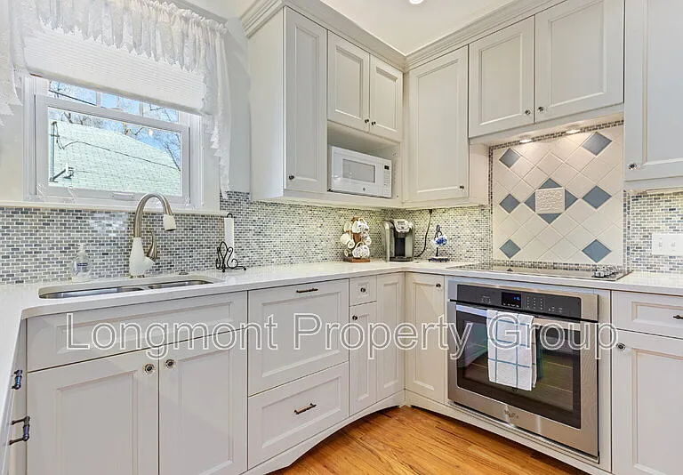 632 Bross St — Photo 12
